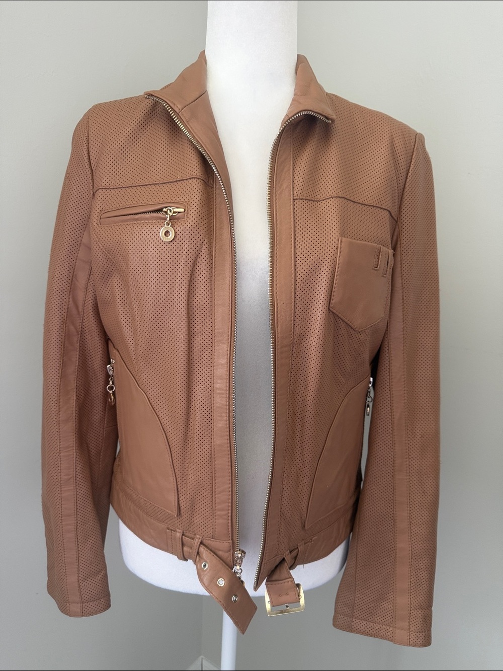 WHITE HOUSE BLACK MARKET Light Mocha Perforated Leather Moto Jacket Size Small